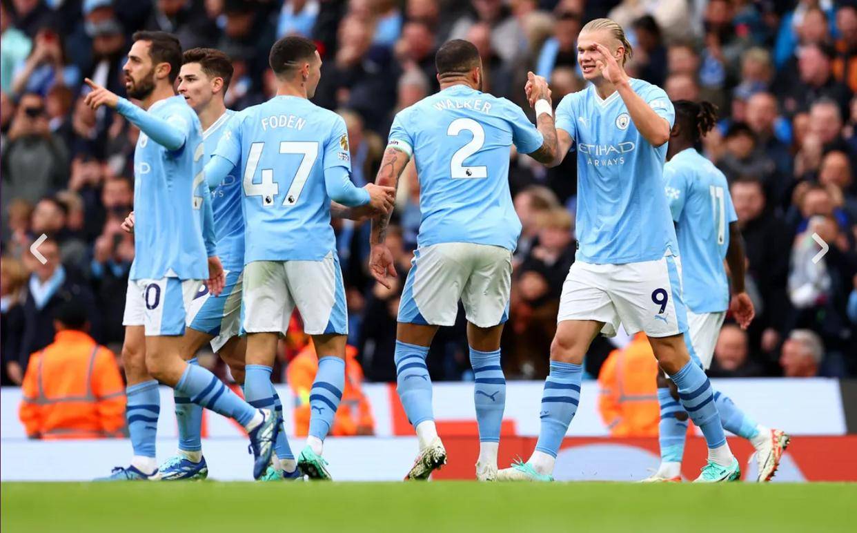 曼联英超14轮1-1战平西汉姆联，近5轮仅胜1场，阿莫林执教遇质疑，防守问题突出。（英超第14轮曼联1-1西汉姆，近五轮仅一胜，阿莫林执教受质疑，防线隐患凸显）