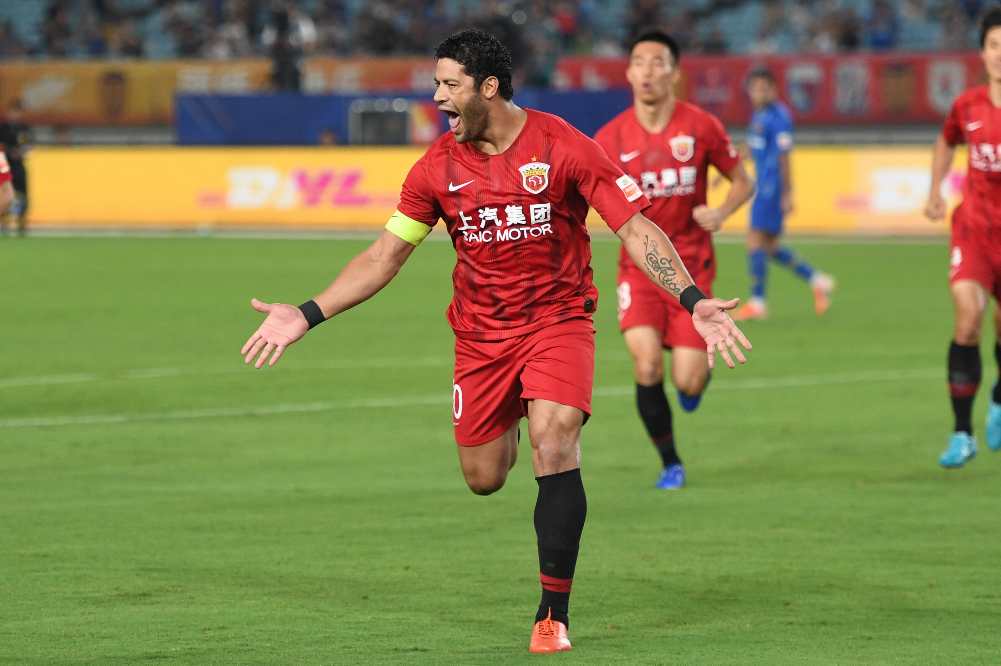 勇士&鹈鹕半场合计命中3记三分，命中率同为9.1%（勇士与鹈鹕半场三分共中3球，命中率均为9.1%）