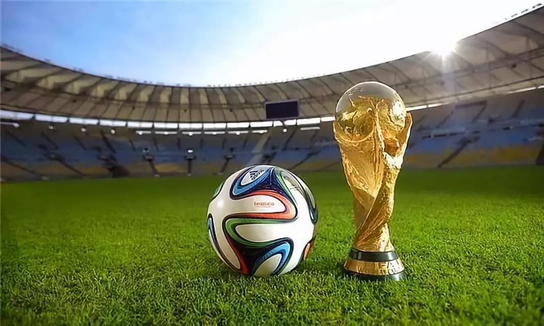 本世纪俱乐部+国家队助攻榜单：梅西446次第1，C罗305次第6（本世纪助攻榜（俱乐部+国家队）：梅西446次居首，C罗305次位列第六）