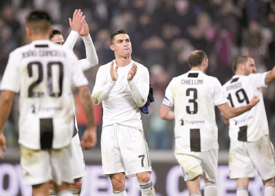 巴塞罗那主帅弗利克淡化了球队在西甲联赛榜首的领先优势（弗利克低调看待巴萨在西甲的榜首优势）