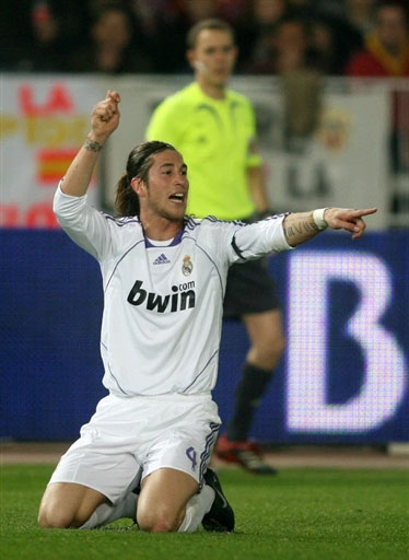 本赛季俱乐部双人组进球榜：凯恩+迪亚斯37球高居第一（本赛季俱乐部双子星进球榜：凯恩与迪亚斯合轰37球领跑）