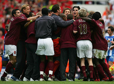 太精致了！赖斯：我会敷眼膜，离开酒店参加比赛前会喷香水（精致到离谱！赖斯自曝赛前仪式：敷眼膜，出酒店前必喷香水）