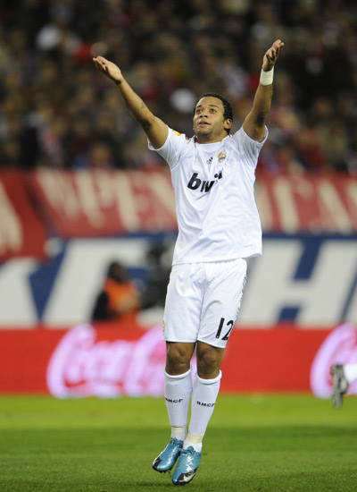 曼联客场对阵狼队，若取胜可追平切尔西，升至第六。狼队近期状态差，曼联实力占优，有望全取三分。