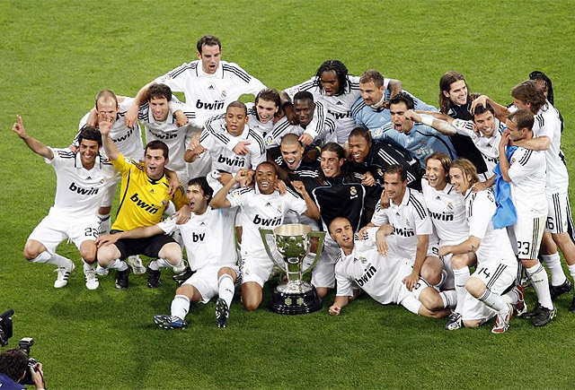 巴甲战报：塔利亚里独造3球，若热双响，尤文图德3-3克鲁塞罗（巴甲焦点：塔利亚里参与三球，若热梅开二度，尤文图德3-3战平克鲁塞罗）