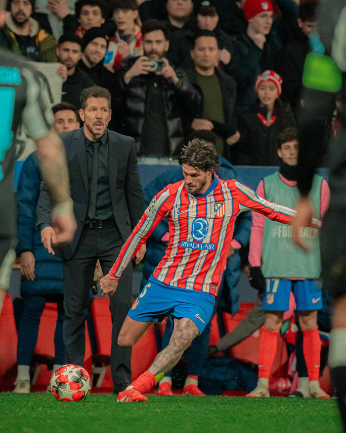 西媒：拉菲尼亚成巴萨非卖品，本赛季欲率队夺欧冠+世界杯