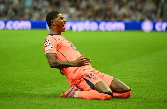 图片报：米兰对金玟哉感兴趣，在今夏就曾观察过他（图片报称：AC米兰有意引进金玟哉，今夏已进行考察）