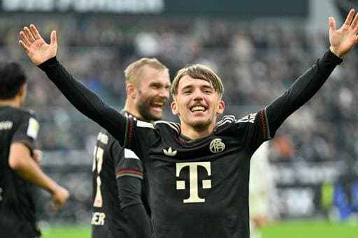 场边教练的表情太真实（场边教练的表情太到位）